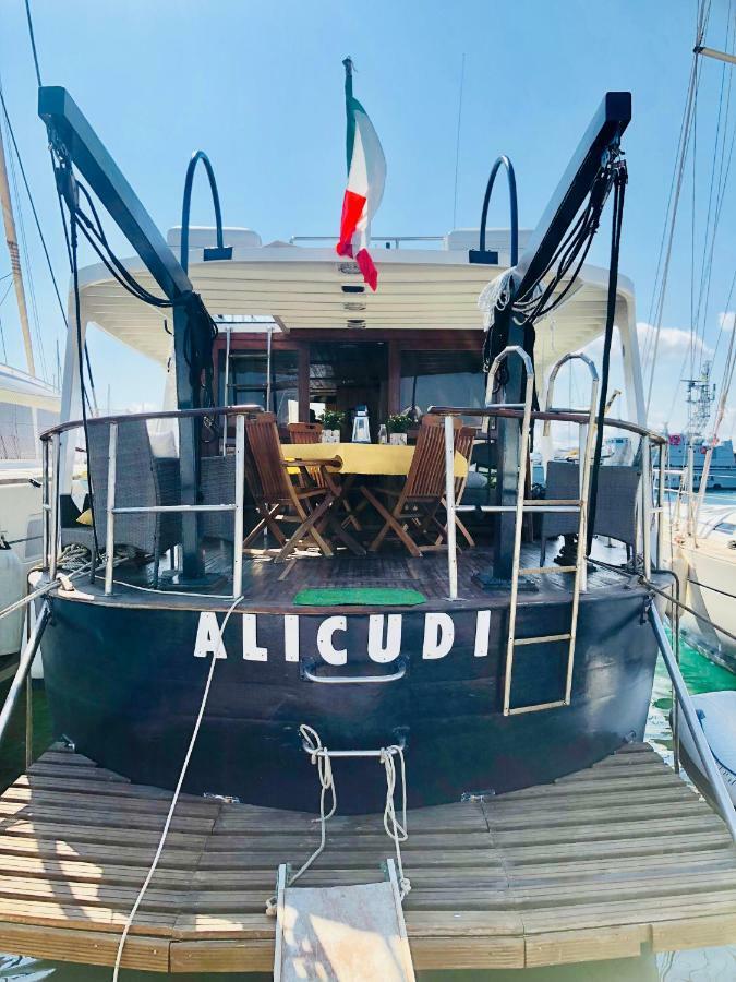 Boat & Breakfast Alicudi Panzió Alghero Kültér fotó